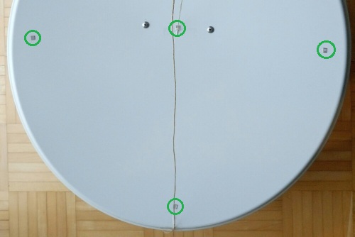 76 GHz offset dish antenna