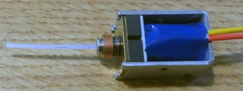 76 GHz waveguide switch